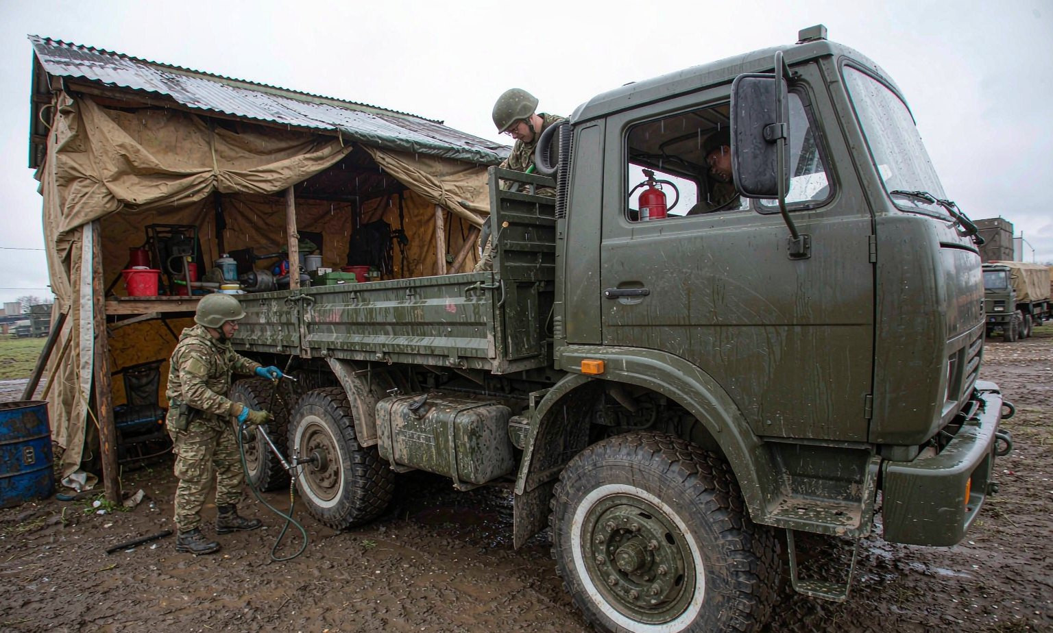 Military vehicle maintenance in field conditions